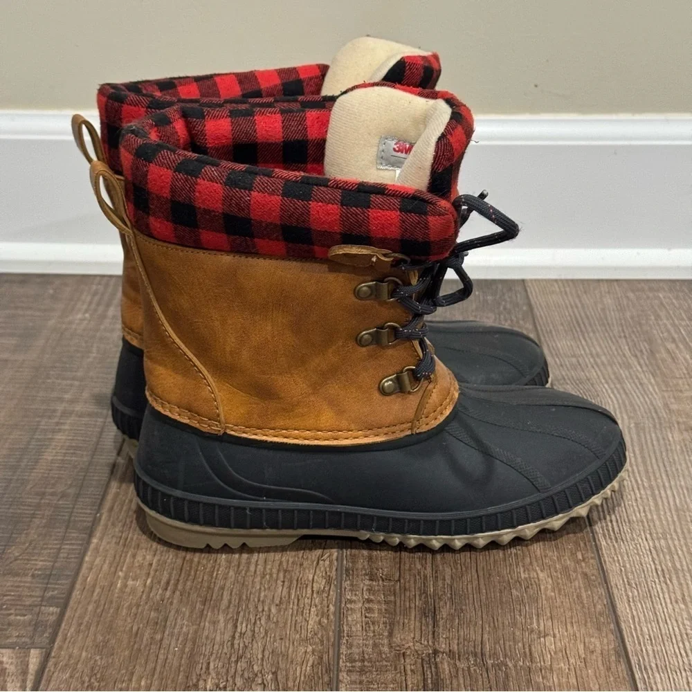Gap Kids Buffalo Check Plaid Duck Boots 3M Thinsulate Boys Size 3/4
